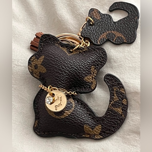 Brown and Gold Cat Keychain - Picture 2 of 3
